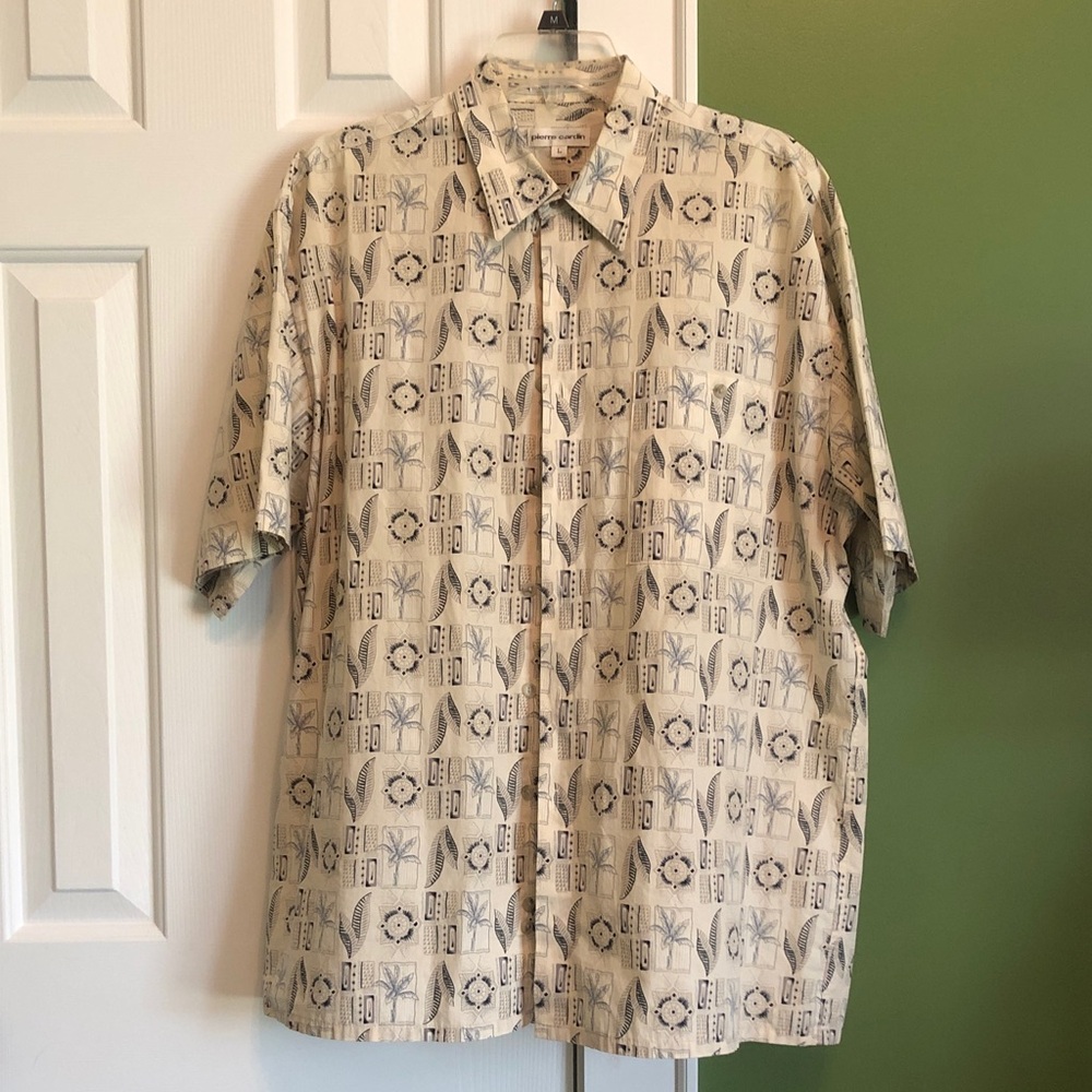 Mens Hawaiian style shirt